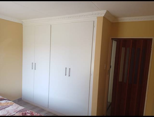 2 BEDROOM DUPLEX FOR SALE IN VAN RIEBEECK PARK